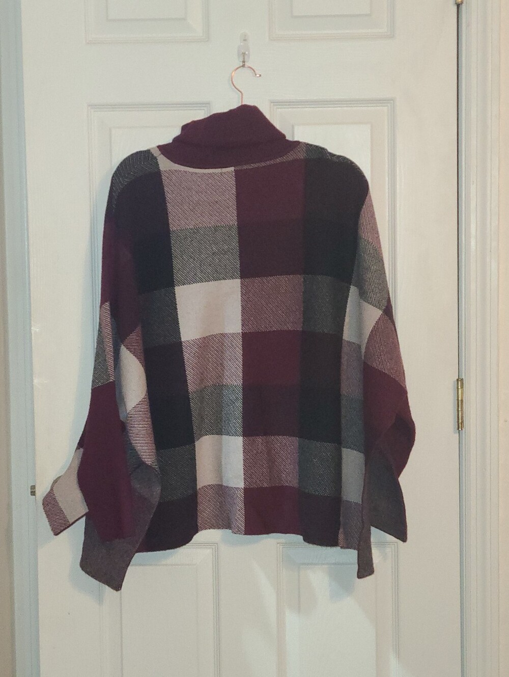 Zenana Outfitters Burgundy Plaid Cowl Neck Sweater Poncho NWOT - Picture 2 of 11
